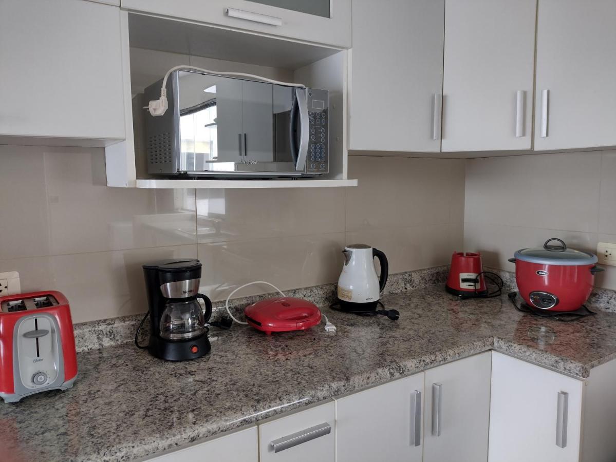 Beachfront Condo San Miguel Лима Екстериор снимка